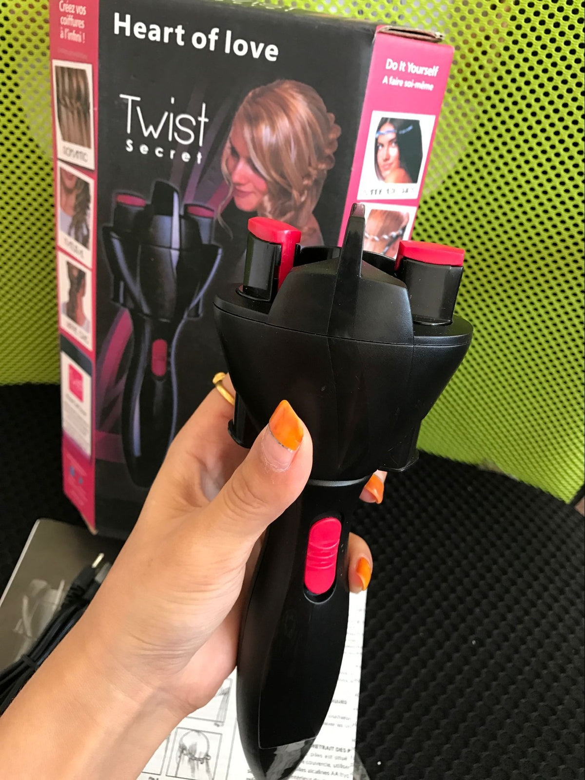 LYVA Automatic Hair Braider steps