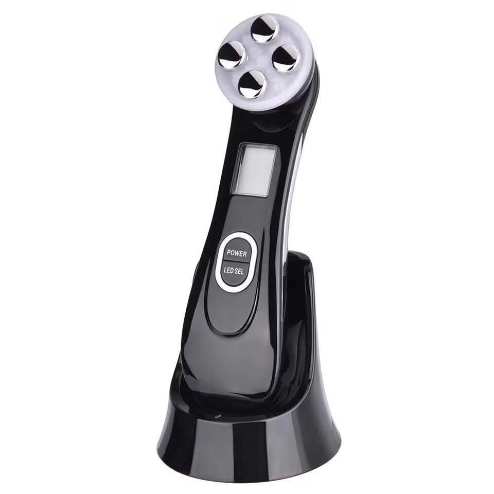 LYVA Lumi Wand in black on its stand