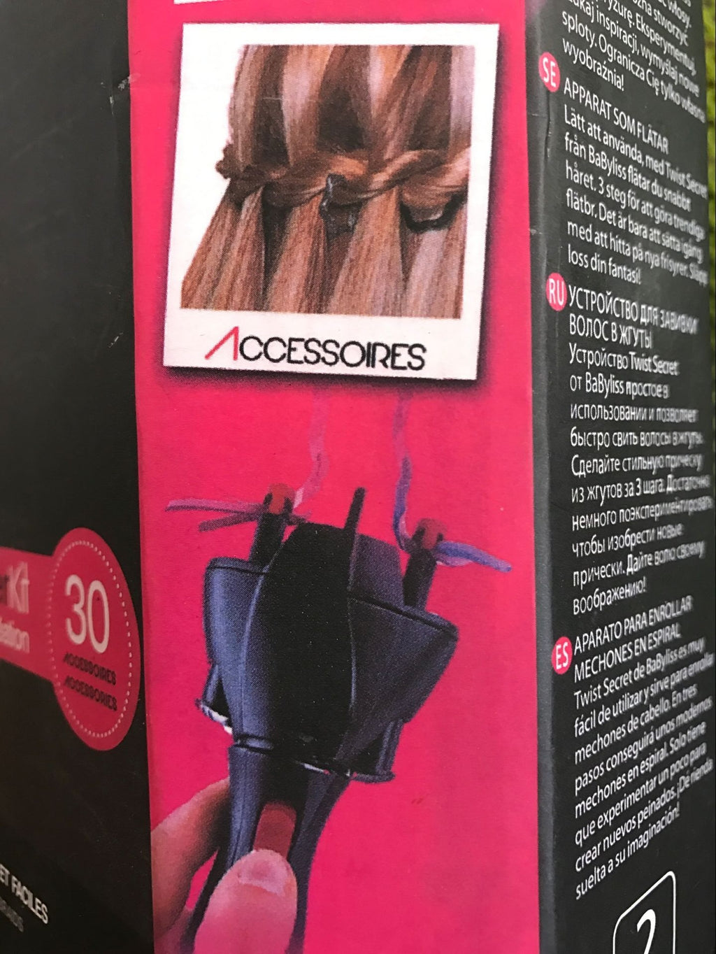 LYVA Automatic Hair Braider in use